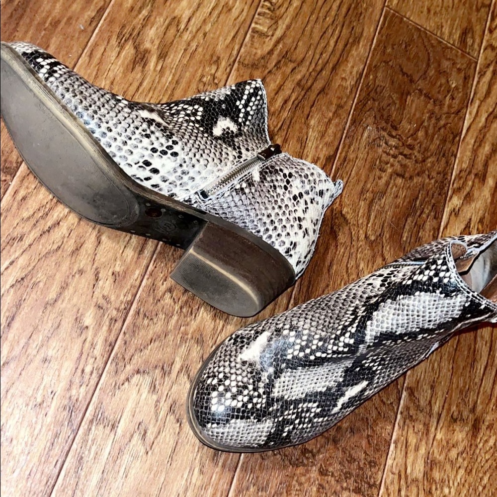 Shoes, booties